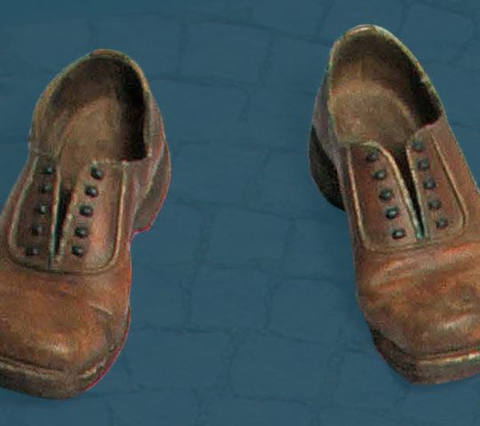 Moški čevlji klinčane izdelave s kaveljčki za zavezovanje, trideseta leta 20. stoletja