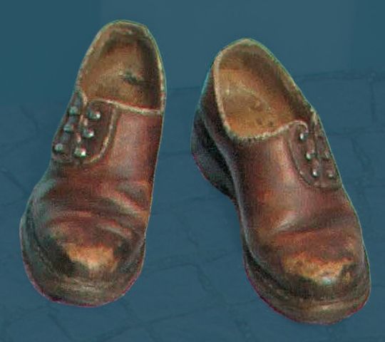 Nizki moški čevlji klinčane izdelave s kaveljčki za zavezovanje, leta pred drugo svetovno vojno