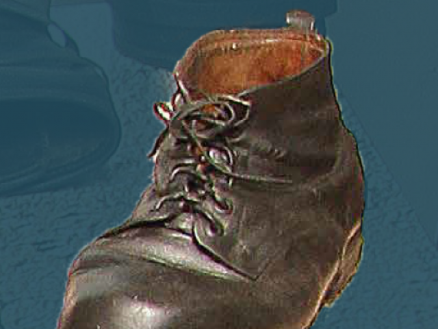 Visoki trpežni čevlji na vezalke, prva tretjina 20. stoletja